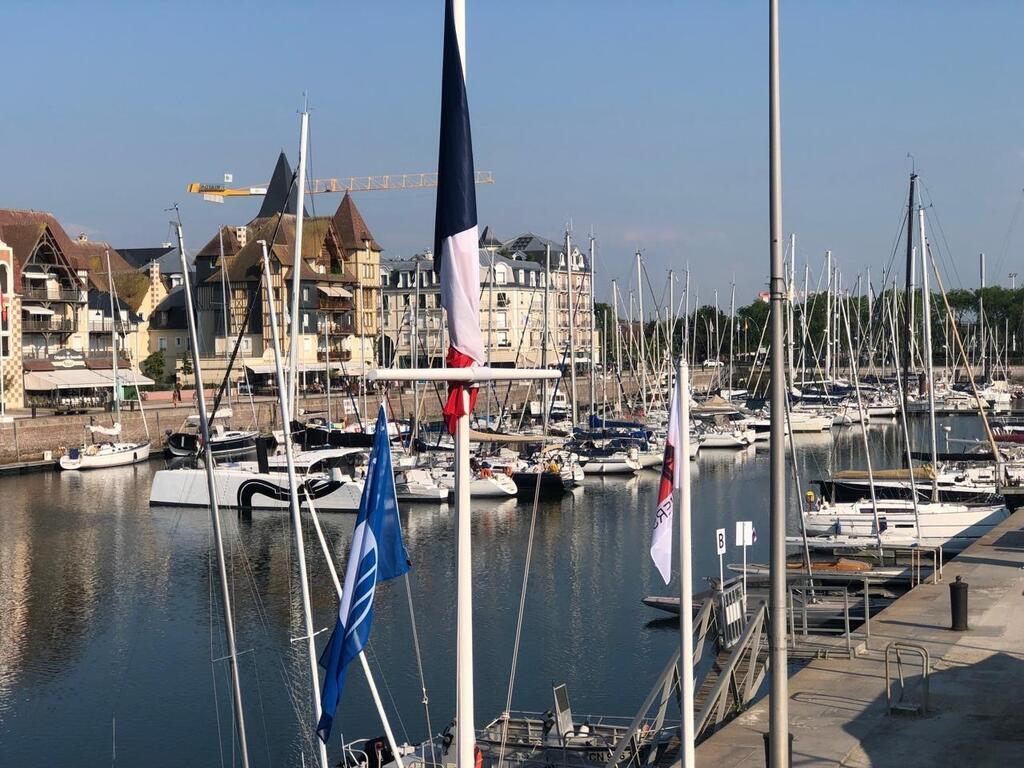 Trouville a hissé son premier Pavillon bleu . Sport - Trouville ...