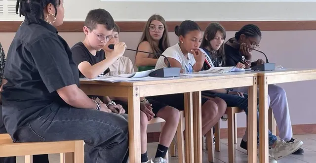 photo  à l’occasion du conseil municipal, lundi 24 juin 2024, les élus du conseil municipal des jeunes de sablé-sur-sarthe ont présenté leur bilan des actions réalisées en l’espace d’un an.  &copy;  ouest-france 