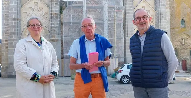 photo  caroline trochu, membre du bureau de l’association pour la restauration de l’église, jean-marie de jacquelot, président de l’association, et sylvain lechaftois.  &copy;  ouest-france 