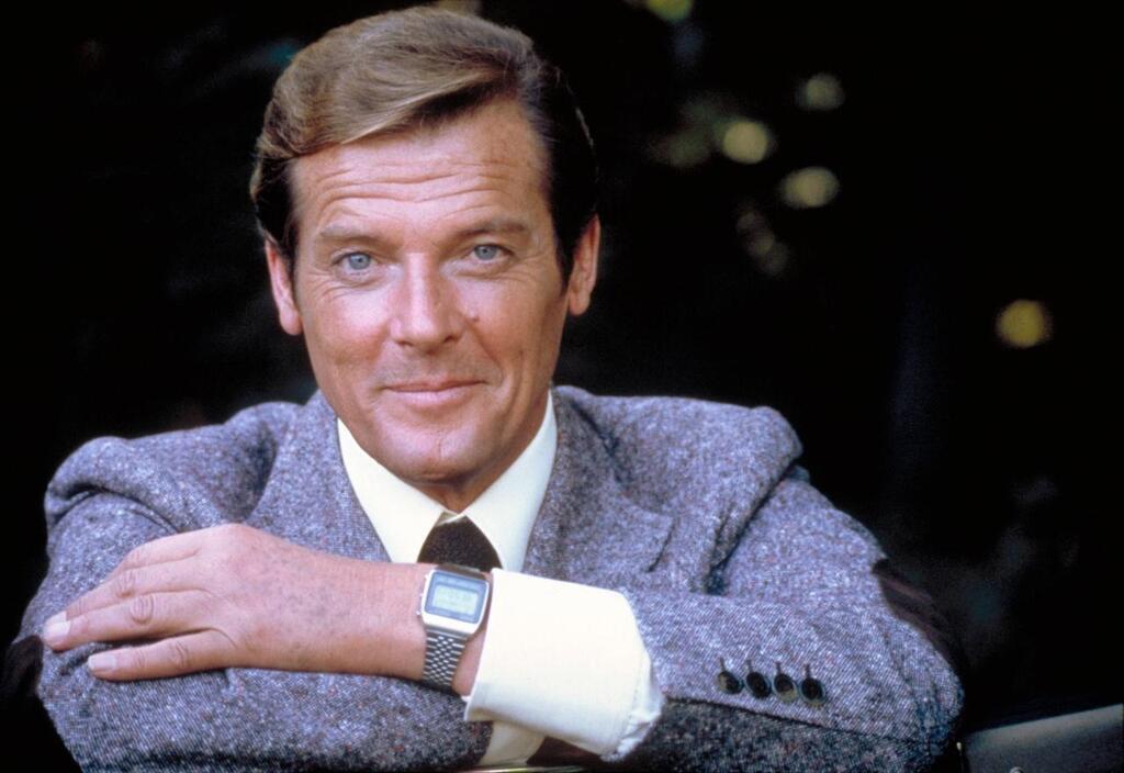 La Tombe De Roger Moore, Célèbre Interprète De James Bond, Profanée à 