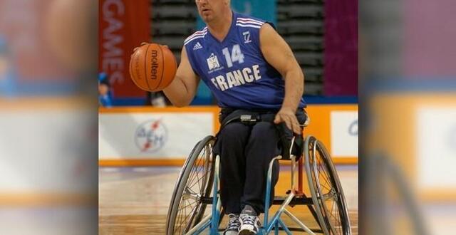 photo philippe baye, lors d’un match france-brésil, aux jeux paralympiques de 2004.