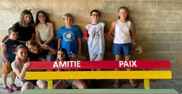 photo  amitié et paix sont deux valeurs fondamentales qu’il est essentiel d’enseigner à l’école.  &copy;  le maine libre 