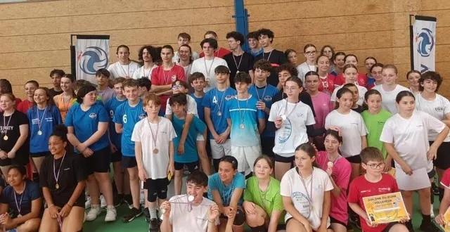 photo  l’ensemble des podiums avec des joueurs de tous les clubs sarthois : la ferté-bernard, beaufay, coulaines, le mans et sablé.  &copy;  le maine libre 