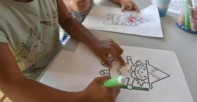 photo  certains enfants attendent régulièrement trop longtemps leurs parents dans les garderies périscolaires fertoises.  &copy;  archives courrier de l’ouest nathalie bourreau 