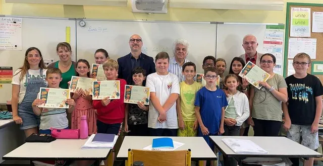 photo  toutes les classes ont reçu leur diplôme ce lundi.  &copy;  le maine libre 