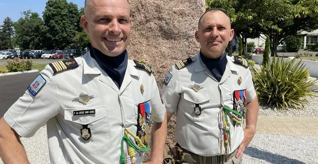 photo  le nouveau chef de corps du 2e rima, le colonel pierre de lassus (à gauche) succède au colonel thomas rousseau pour une durée de deux ans.  &copy;  ouest-france 