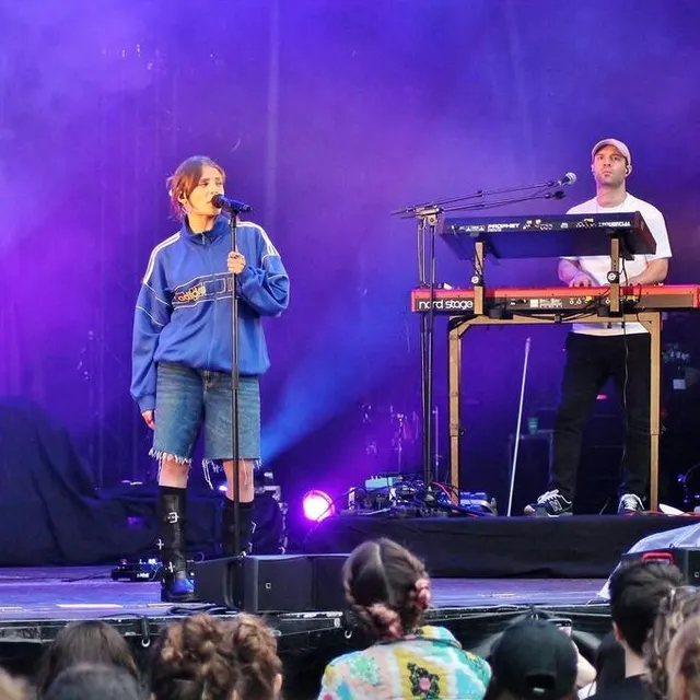photo maëlle a occupé la grande scène pendant une petite heure, samedi, en ouverture de la deuxième soirée.  ©  ouest-france
