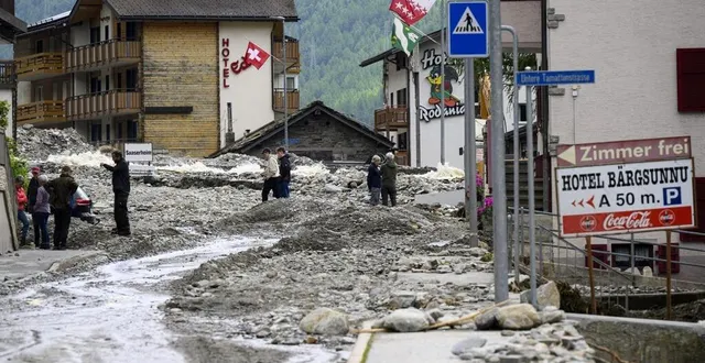 photo  les très fortes précipitations ont provoqué un glissement de terrain à saas-grund, en suisse, le 30 juin 2024.  &copy;  jean-christophe bott / epa / maxppp 