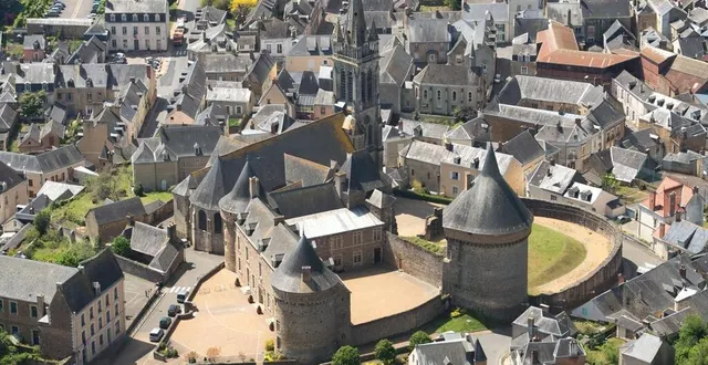 photo  en 2023, sillé-le-guillaume avait reçu son homologation au titre de petites cités de caractères de la sarthe en même temps que saint-léonard-des-bois.  &copy;  philippe cherel / archives ouest-france 