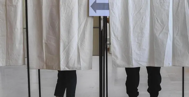 photo  les bureaux de vote ont ouvert à 8 h ce dimanche 30 juin.  &copy;  archives le maine libre - denis lambert 