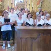 photo  les voix de la plaine en représentation à l’église. 