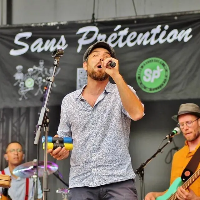 photo le groupe local sans prétention a clôturé la série de concerts sur la grande scène, dimanche après-midi.  ©  ouest-france