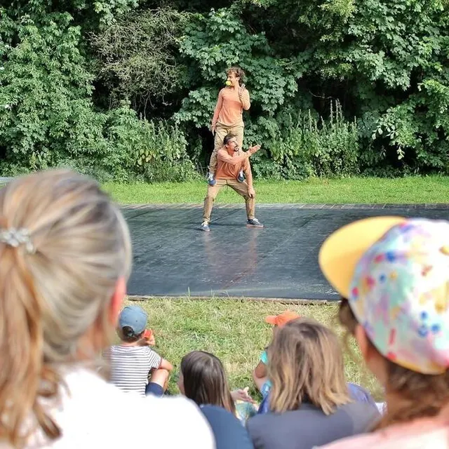 photo guillaume cachera et nicolas paumier de la cie les invendus ont proposé deux sessions de leur spectacle circassien durant l’après-midi dimanche.  ©  ouest-france