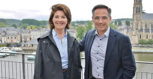 photo  sylvie casenave-péré, candidate de l’alliance ensemble ! pour le camp présidentiel dans la quatrième circonscription de la sarthe, avec son suppléant, nicolas leudière, maire de sablé-sur-sarthe.  &copy;  ouest-france 