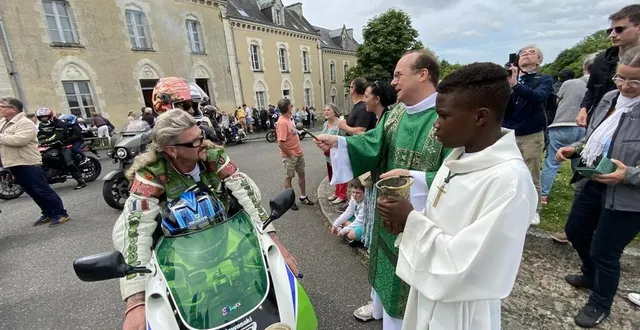photo  entre 300 et 350 motards ont participé à la bénédiction des motos au sanctuaire de montligeon.  &copy;  ouest-france 