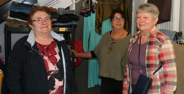 photo  de gauche à droite, jacqueline, béatrice et dominique toutes trois bénévoles à l’épicerie solidaire, sont très heureuses de participer à l’amélioration du quotidien des bénéficiaires.  &copy;  le maine libre 