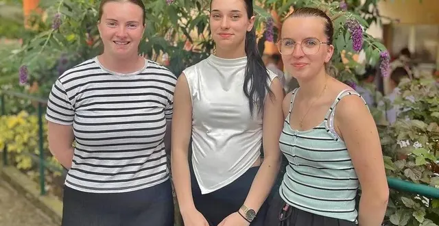photo  camille ribot, elina vilfeu et louise robert ont représenté le lycée sabolien val-de-sarthe lors de la finale nationale du concours un des meilleurs apprentis de france dans la spécialité « accompagnement, soins et service à la personne ».  &copy;  lycée val-de-sarthe 