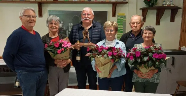 photo  le concours interne un homme une femme du cercle saint-hélier a rendu son verdict samedi 15 juin. en finale, marie-annick et guy elye l’ont emporté 12 à 7 face à janine et henri leray. denise et roland delanoë complètent le podium, suzanne thomy et michel coué se classent quatrièmes. le prochain concours débutera le mardi 17 septembre prochain.  &copy;  co 