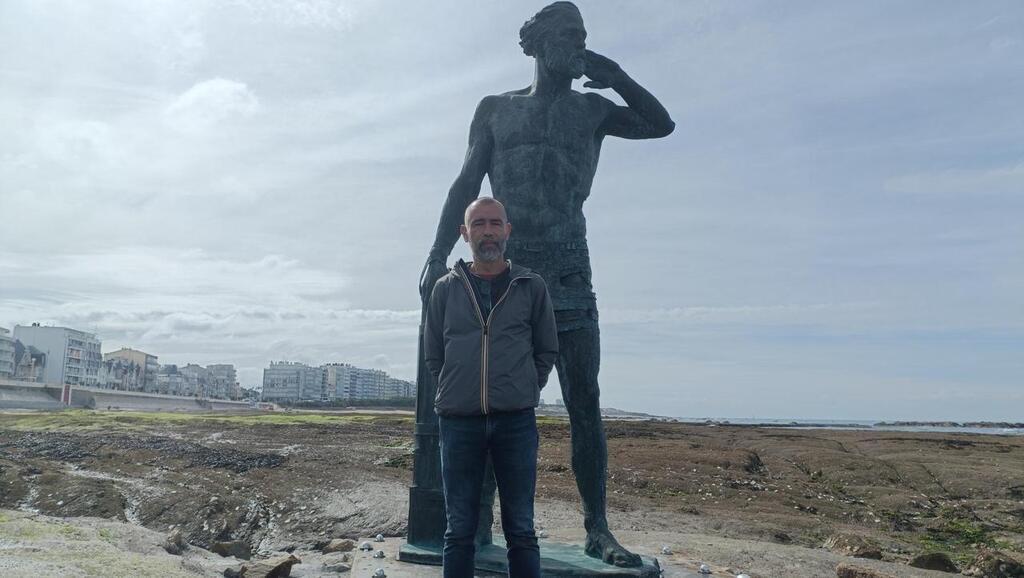 Qui est Christophe Charbonnel, l’homme derrière la statue d’Ulysse aux ...