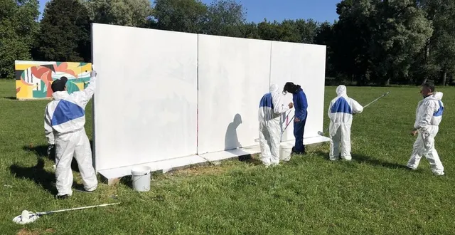 photo  les jeunes de l’unité éducative d’activité de jour ont mis beaucoup de cœur à l’ouvrage pour ce chantier mis en place par plein champ.  &copy;  ouest-france 