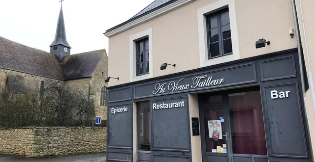 photo  l’unique commerce du village de pirmil n’est pas encore près de rouvrir.  &copy;  ouest-france 