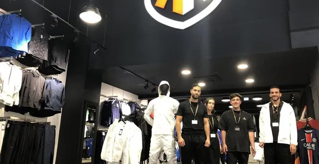 photo  l’équipe de footkorner accueille les clients dans son magasin de la rue nationale du lundi au samedi.  &copy;  le maine libre 