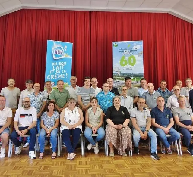 photo les salariés de bel récompensés par une médaille du travail, vendredi 28 juin 2024, à la salle des fêtes de solesmes.  ©  bel