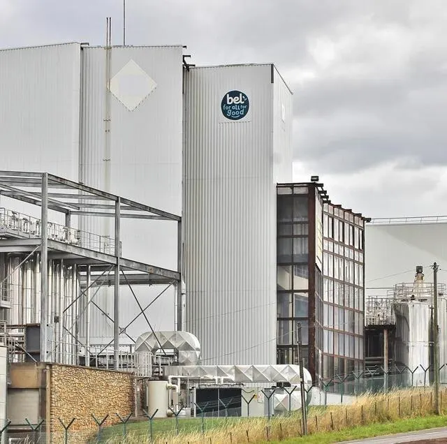 photo l’usine bel, vue depuis la route du mans, à sablé-sur-sarthe.  ©  ouest-france