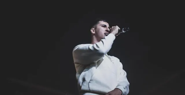 photo  allebou, rappeur manceau, participe à la troisième saison de la série netflix « nouvelle école », aux côtés d’aya nakamura, sch ou encore sdm.  &copy;  archives ouest-france 