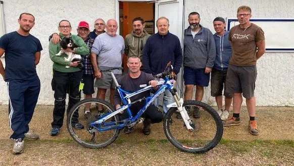 photo  samedi dernier le président du vélo-club du belinois samuel radigues et son équipe de bénévoles ont réglé les derniers détails de l’organisation de la 5e édition des 24 heures vtt.  &copy;  ouest-france 