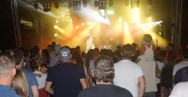 photo  pour son retour en 2023, après neuf ans d’absence le festival les garennes avait drainé un nombreux public.  &copy;  ouest-france 