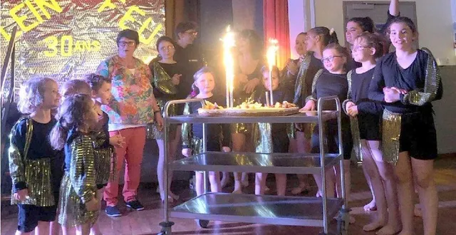 photo  le tableau final pour fêter les 30 ans.  &copy;  le maine libre 