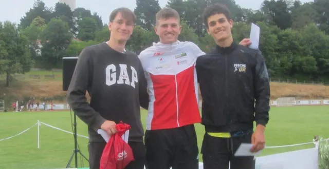 photo  le podium de la perche masculine (de gauche à d.) : francois hoffman et aubin lucas, vainqueurs, et aubin asseray, troisième.  &copy;  ouest-france 