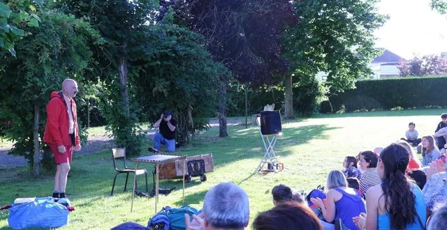 photo  chiendent-théâtre a ouvert le festival à oizé avec un théâtre d'objet  &copy;  ouest-france 