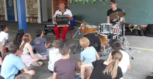 photo  les élèves ont découvert les divers instruments avec beaucoup d’attention.  &copy;  le maine libre 