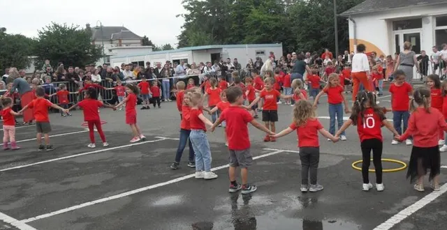 photo  entre les averses, la fête a été pleinement réussie  &copy;  le maine libre 