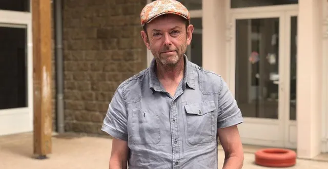 photo  michel pierre, directeur de l’école maternelle sévigné de flers (orne) depuis vingt-trois ans, ne sera plus à la tête de l’établissement à la rentrée prochaine.  &copy;  ouest-france 