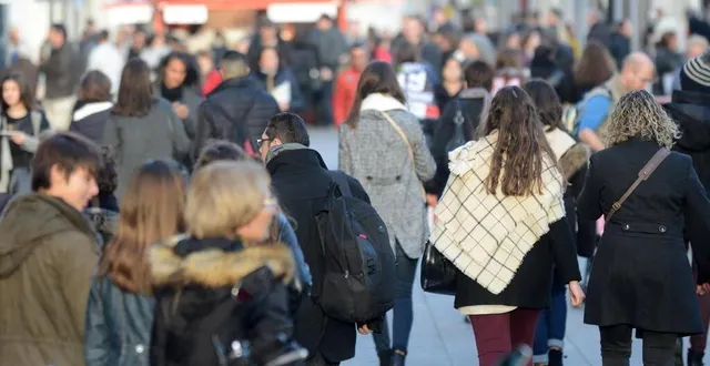 photo  les soldes d’été ont débuté mercredi 26 juin dans un contexte politique et météorologique inédit.  &copy;  archives co - laurent combet 