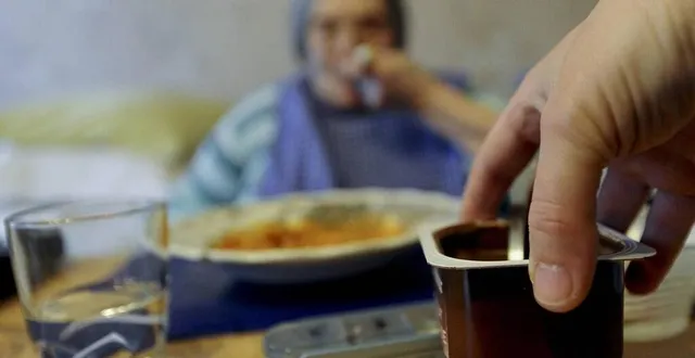 photo  le salaire médian d’un aide à domicile est en dessous du chiffre national, il est d’environ 1 800 par mois brut en france d’après le site spécialisé dans la recherche d’emploi « talent.com ».  &copy;  archives le maine libre – denis lambert 