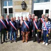 photo les maires font grise mine et sont inquiets pour l’avenir de l’école