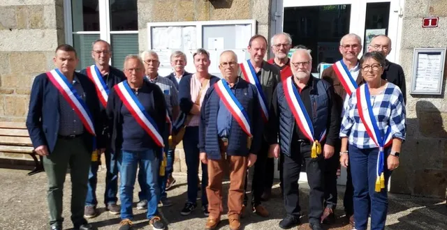 photo  les maires font grise mine et sont inquiets pour l’avenir de l’école  &copy;  ouest-france 