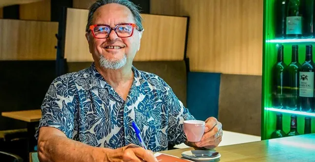photo  à 78 ans, hilaire bodin est un vieux joyeux. il entend participer pleinement à sa vieillesse et souhaite que « les vieux » soient consultés avant la mise en place de lois les concernant.  &copy;  photo le maine libre – yvon loué 