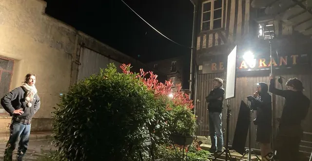 photo  tournage de nuit à sap-en-auge (orne) pour le film matadors.  &copy;  ouest-france 
