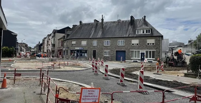 photo  à flers (orne), le chantier de la place du 14-juillet est entré dans sa troisième phase, ce lundi 8 juillet 2024.  &copy;  ouest-france 