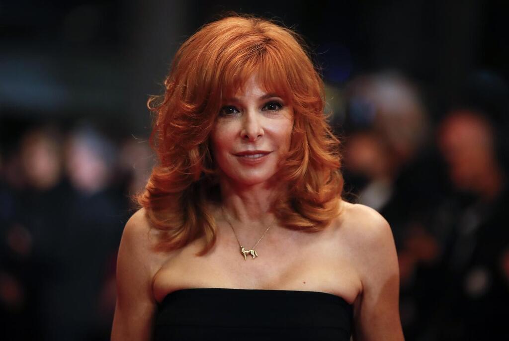 Mylène Farmer prête sa voix au film « Bambi » prévu au cinéma en ...