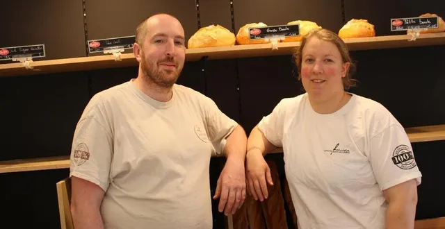 photo  gwendoline et valentin raux ne s’attendaient pas à rencontrer un tel succès quand ils ont repris la boulangerie-pâtisserie.  &copy;  ouest-france 