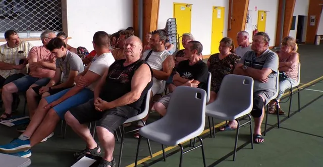 photo  peu de monde à l’assemblée générale du club omnisports luché-pringé.  &copy;  le maine libre 