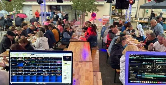 photo  la pluie a obligé les organisateurs à servir les repas en plusieurs fois.  &copy;  gcai de noyen 