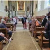 photo denis robillard, le maire adjoint, a guidé la visite de l’église, vendredi 5 juillet.