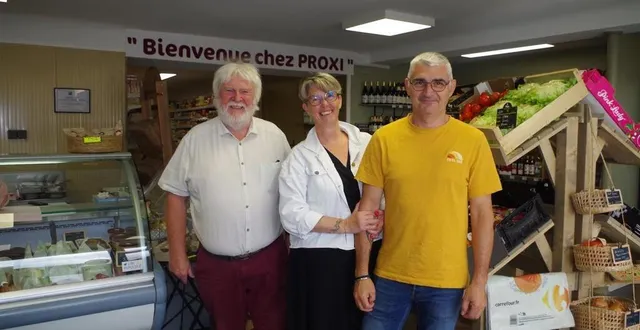 photo  sophie et johnny briffault ont repris l’épicerie de saint-corneille alors qu’ils envisageaient d’aller s’installer en savoie.   &copy;  le maine libre 